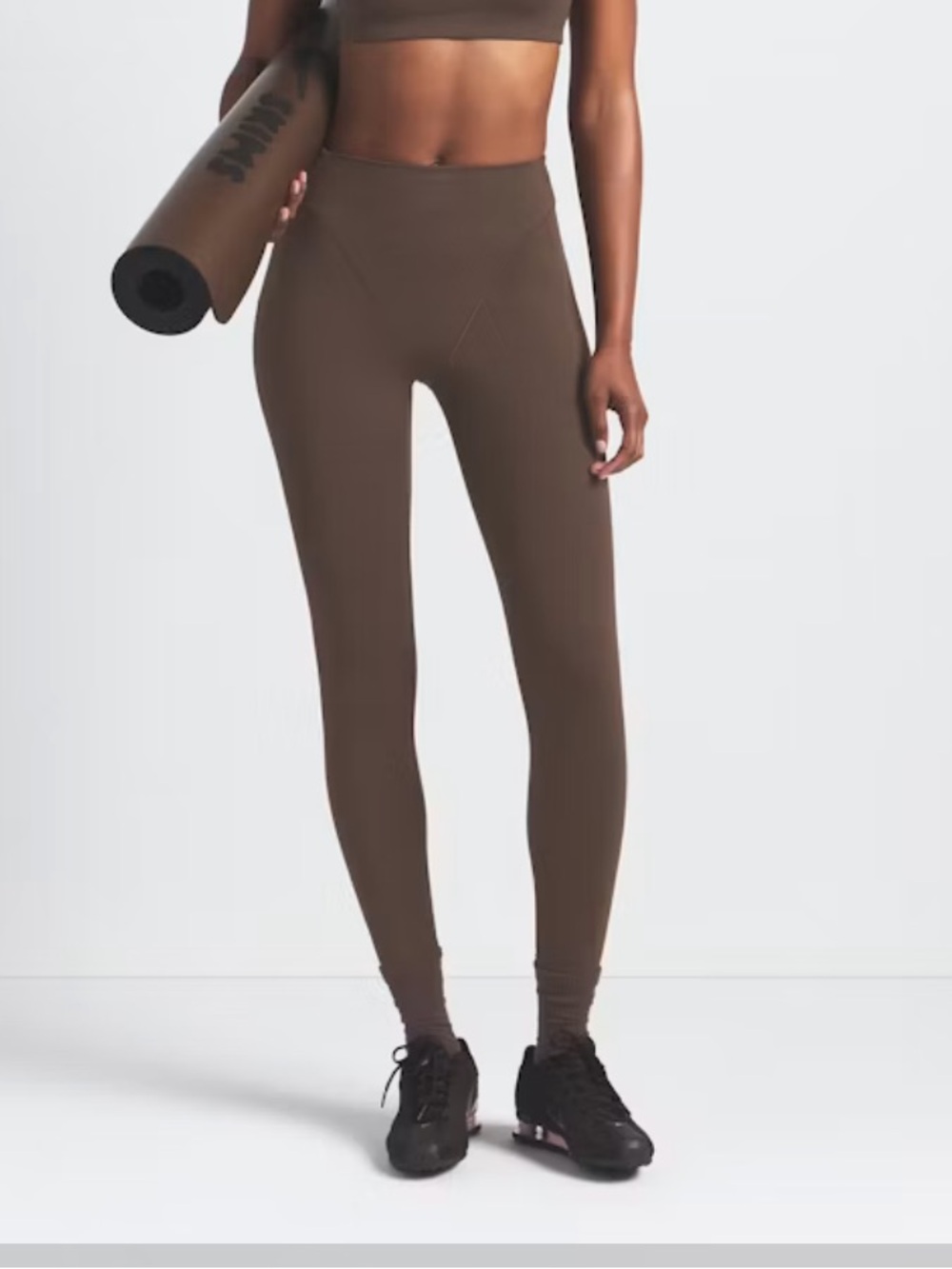 NikeSKIMS Matte NWT V-Panel Legging 26 Inch - Dark Sepia